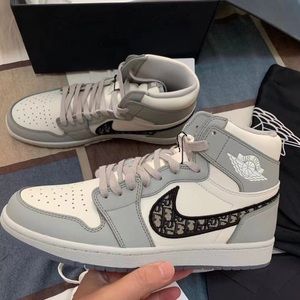 Air Jordan 1 Diors (make an offer) size 12